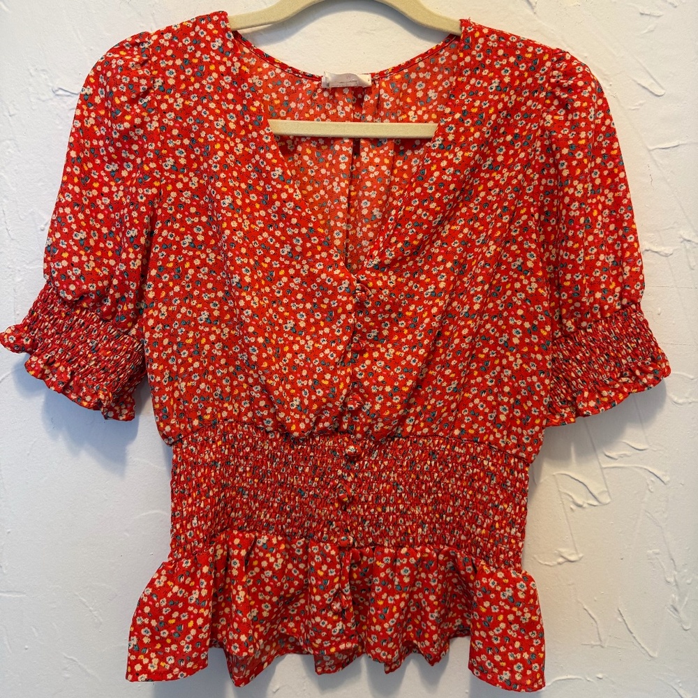 🌼Vibrant poppy floral top🌼